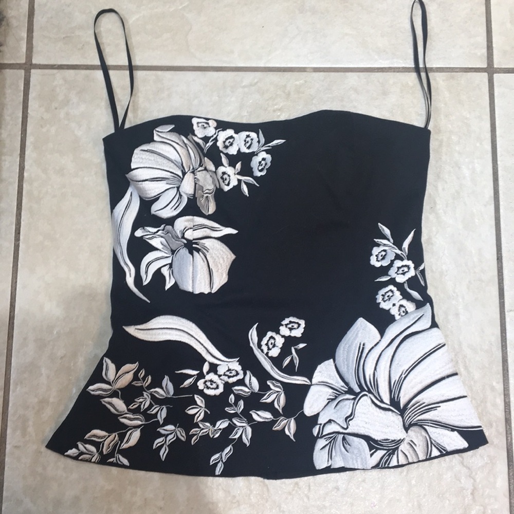 Dressy top with a white floral print